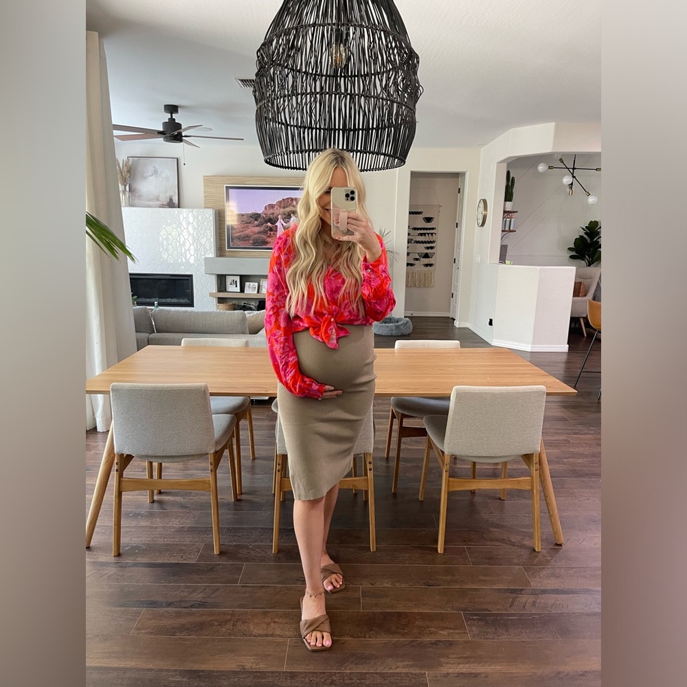 Olivaeous long sleeve. Size L. Barley worn.